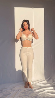 Valentina Fradegrada feet photo thumbnail