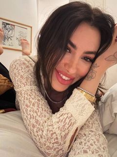 Valentina Fradegrada feet photo thumbnail