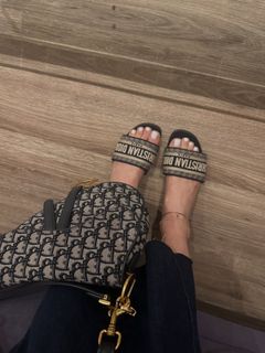 Valentina Fradegrada feet photo thumbnail