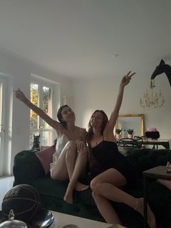 Valentina Fradegrada feet photo thumbnail