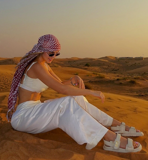 Valentina Gallego feet photo thumbnail