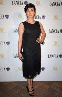 Valentina Lodovini feet photo thumbnail