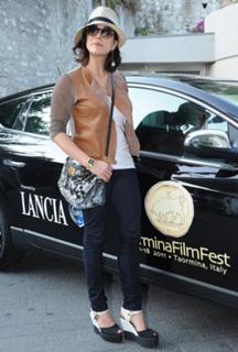 Valentina Lodovini feet photo thumbnail