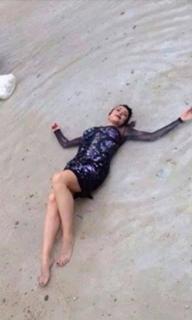 Valentina Lodovini feet photo thumbnail