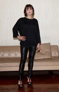 Valentina Lodovini feet photo thumbnail