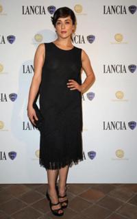 Valentina Lodovini feet photo thumbnail