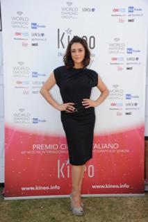 Valentina Lodovini feet photo thumbnail