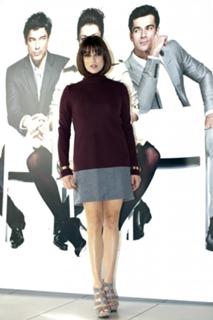 Valentina Lodovini feet photo thumbnail