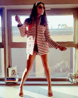 Valentina Lodovini feet photo thumbnail