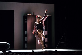 Valentina Lodovini feet photo thumbnail