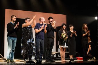 Valentina Lodovini feet photo thumbnail