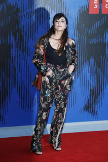 Valentina Lodovini feet photo thumbnail