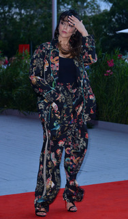 Valentina Lodovini feet photo thumbnail