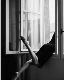 Valentina Lodovini feet photo thumbnail