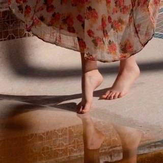 Valentina Lodovini feet photo thumbnail