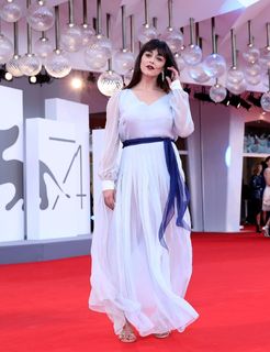 Valentina Lodovini feet photo thumbnail