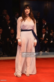 Valentina Lodovini feet photo thumbnail