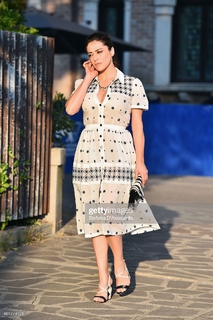 Valentina Lodovini feet photo thumbnail