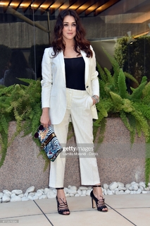 Valentina Lodovini feet photo thumbnail