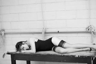 Valentina Lodovini feet photo thumbnail