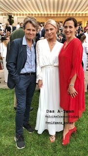 Valentina Pahde feet photo thumbnail