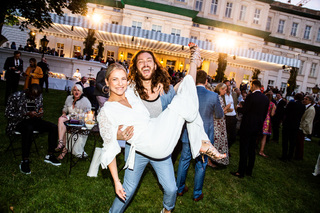 Valentina Pahde feet photo thumbnail