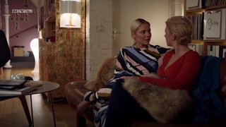 Valentina Pahde feet photo thumbnail