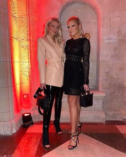 Valentina Pahde feet photo thumbnail