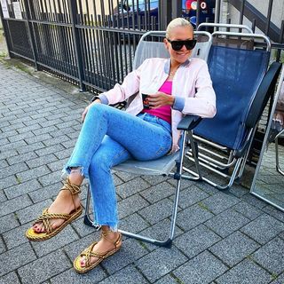 Valentina Pahde feet photo thumbnail