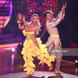 Valentina Pahde feet photo thumbnail