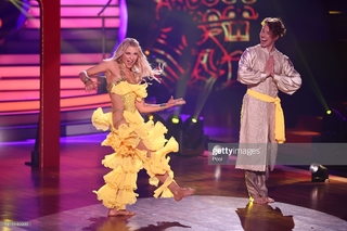 Valentina Pahde feet photo thumbnail