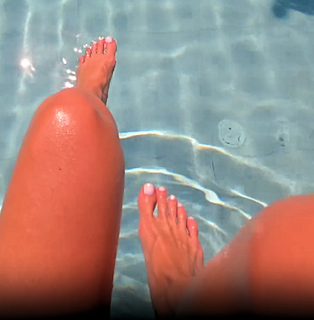 Valentina Pahde feet photo thumbnail