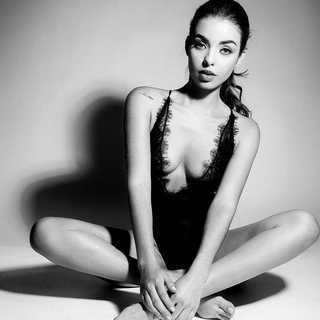 Valentina Rodríguez feet photo 17