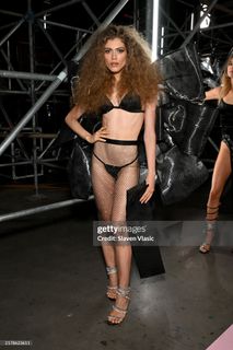 Valentina Sampaio feet photo 7