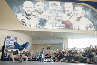 Valentina Shevchenko feet photo thumbnail