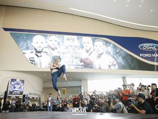 Valentina Shevchenko feet photo thumbnail