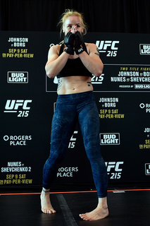 Valentina Shevchenko feet photo thumbnail