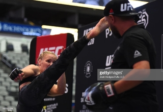 Valentina Shevchenko feet photo thumbnail