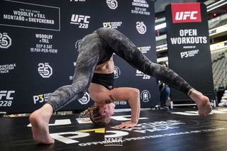 Valentina Shevchenko feet photo thumbnail