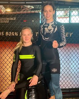 Valentina Shevchenko feet photo thumbnail