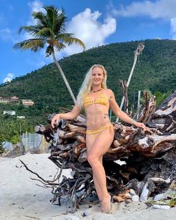 Valentina Shevchenko feet photo thumbnail