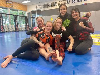Valentina Shevchenko feet photo thumbnail