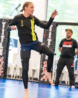 Valentina Shevchenko feet photo thumbnail