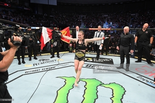 Valentina Shevchenko feet photo thumbnail