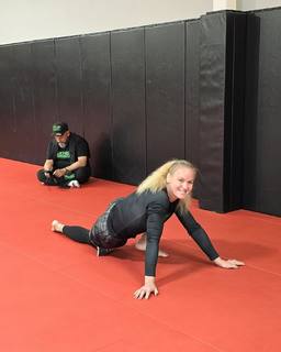Valentina Shevchenko feet photo thumbnail