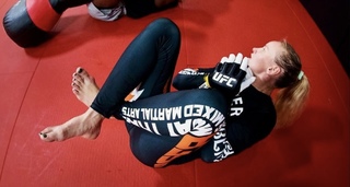 Valentina Shevchenko feet photo thumbnail