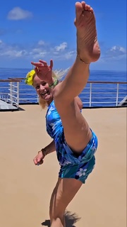 Valentina Shevchenko feet photo thumbnail