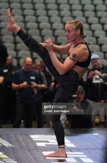 Valentina Shevchenko feet photo thumbnail