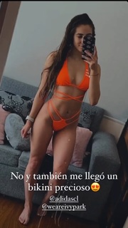 Valentina Toro feet photo 3