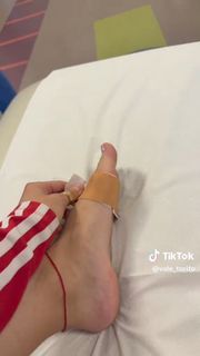 Valentina Toro feet photo 5